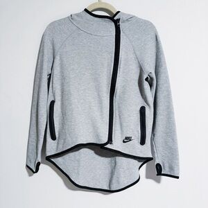 Nike - Grey Tech Fleece Cape Jacket